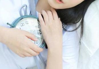 UGirls尤果网 – 阿依努尔瓦娅黑色艺术图集分享,带你领悟她的情感表达与风格