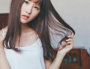 UGirls尤果网 – 原图分享:走进陈宝拉的温柔世界,感受她通过镜头传递的细腻与温馨。