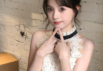 UGirls尤果网 – 探索霓梓心的美腿写真,精致照片中的时尚与个性风采