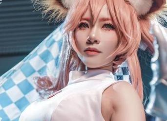 在线浏览Uki雨季天台作品,欣赏她的专业摄影技巧与美丽图片