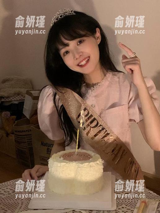 XIAOYU语画界 - 小沫琳牛仔裤图包，丰富的时尚资源带你走在潮流前沿，尽情下载！