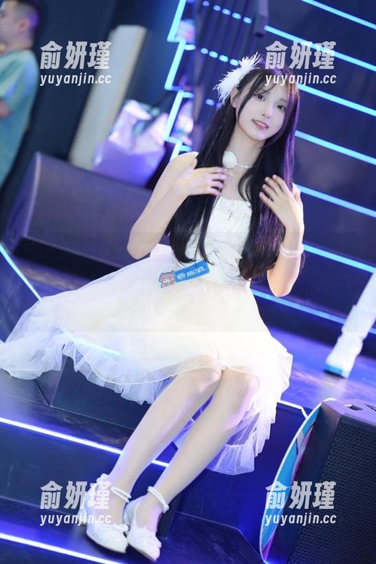 XIAOYU语画界 - 小热巴死库水新写真超美图免费放送，赶快来领取你的视觉福利吧！