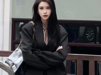 XIAOYU语画界 – 林乐一眼镜写真合集：从清纯到妖娆的美图全收录