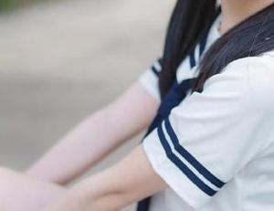 XIAOYU语画界 – 探索林乐一的定制写真，享受死库水带来的趣味与美的碰撞