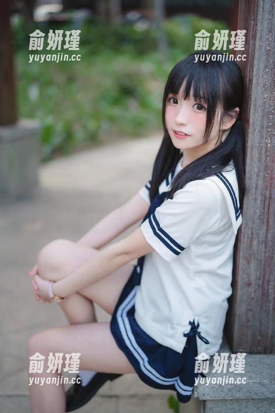 XIAOYU语画界 - 探索林乐一的定制写真，享受死库水带来的趣味与美的碰撞