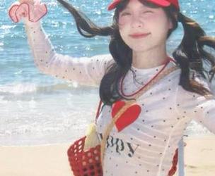 XINGYAN星颜社 – 独特视角下的佟蔓baby办公室私拍：精美套图展现她的个人风格
