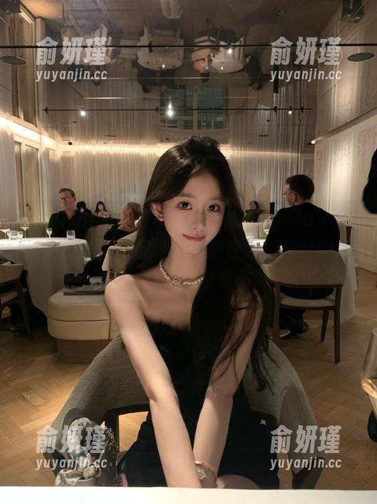Xiuren秀人网-Angela小热巴 Xiuren秀人网 - 最新一组Angela小热巴厨娘美图,见证她的烹饪才华与时尚风格!