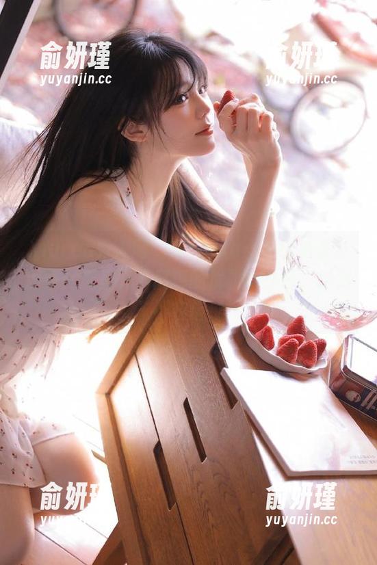 Xiuren秀人网-Angela小热巴 Xiuren秀人网 - Angela小热巴裤里丝图集:无圣光下展现的优雅与性感,绝对不容错过