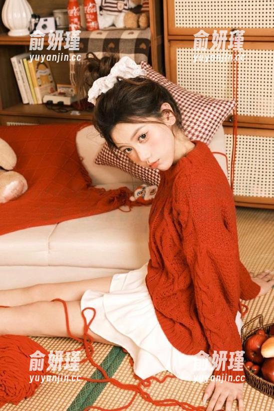 Xiuren秀人网 - M梦baby的定制睡衣写真，展现青春活力与迷人的氛围