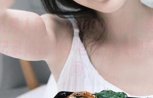 Xiuren秀人网 – youOvOyou居家系列套图:记录她在家中自然优雅的每一个瞬间