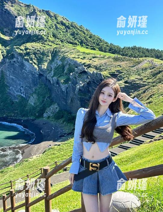 Xiuren秀人网 - 感受伊丽莎有点白的奶牛魅力：独特壁纸合集带你领略乡村风光的美丽