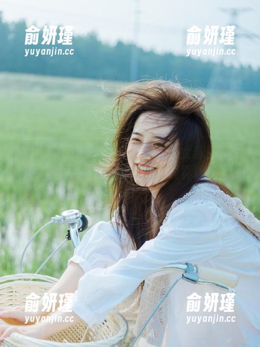 Xiuren秀人网-双笙Alina Xiuren秀人网 - 从未见过如此精美的图库——双笙Alina的圣诞写真真让人想逃家!
