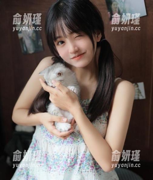 Xiuren秀人网 - 周jojobaby办公室日常的美图：通过照片展现生活的灵动与艺术感