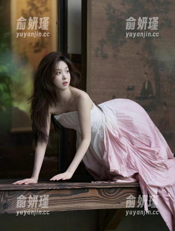 Xiuren秀人网 - 跟随周于希Sally的私拍之旅，皮衣作品呈现颠覆传统的时尚态度