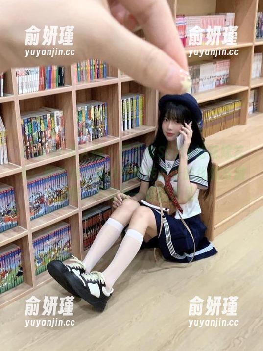 Xiuren秀人网 - 周于希Sally的花嫁艺术：欣赏她在婚纱写真作品中的优雅与激情，尽在每一幅图片里