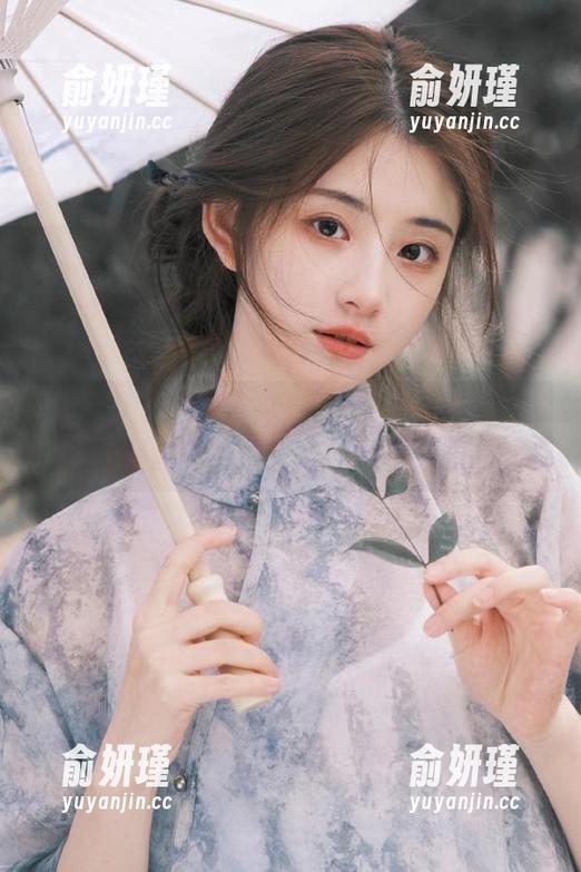 Xiuren秀人网 - 娜娜子yy圣诞写真，高清原图呈现她的节日魅力与甜美笑容！