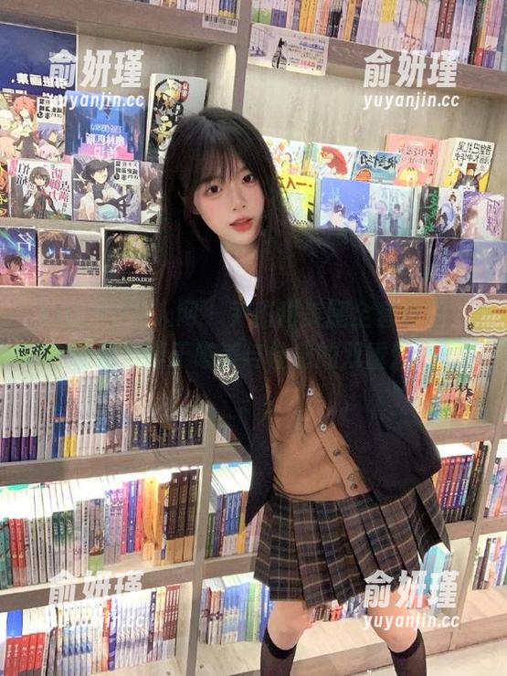 Xiuren秀人网-尹甜甜 Xiuren秀人网 - 尹甜甜美腿全套原图,让你沉醉于唯美与性感的双重魅力