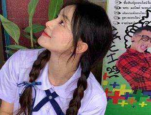 Xiuren秀人网 – 潜入杨可可coco的浴室全套写真原图，感受她似水柔情与动人风采！