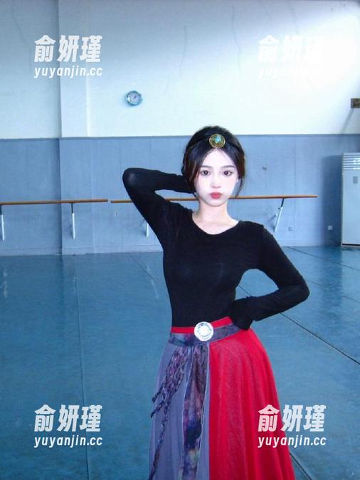 Xiuren秀人网 - 精选合集：观看王婉悠Queen如棉袜般柔软的写真作品