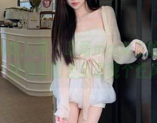 Xiuren秀人网 – 草莓mm女友的魅力写真：独特原图合集展现个性风采