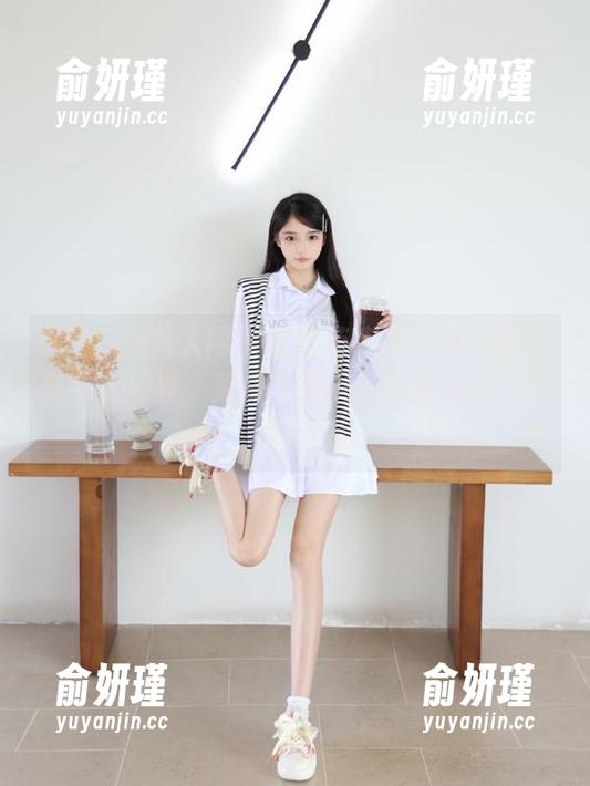 Xiuren秀人网 - 欣赏萌琪琪Irene的全套毛衣写真，免费下载梦幻氛围中的可爱瞬间！