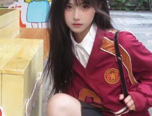 Xiuren秀人网 – 俏皮少女萝莉悠悠酱的写真套图，感受女友般的温暖与可爱