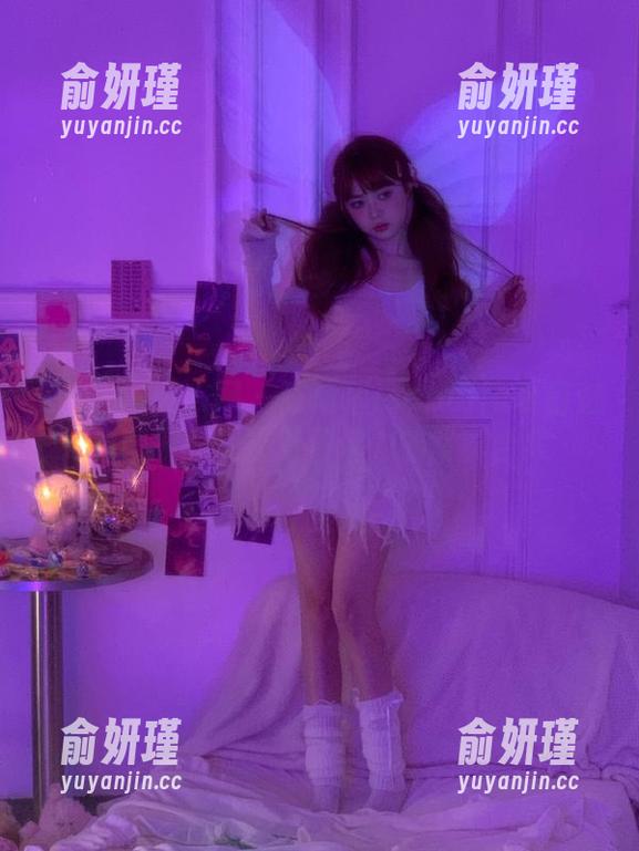Xiuren秀人网 - 陈巧蓓isabella夏日魅力图册：展现青春活力的写真合集
