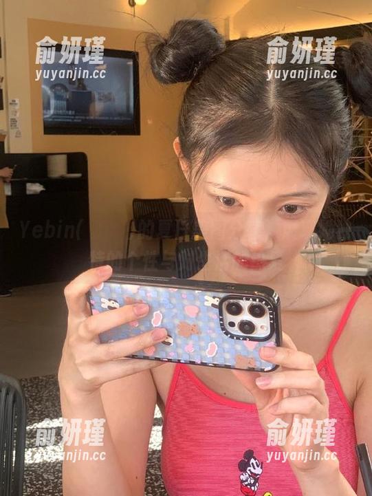 Yebin(전예빈)的夏日美图分享，展现她独特的个性与对生活的热爱