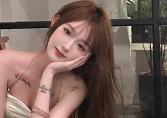 YouMi尤蜜荟 – “icy猪”博主独家分享,精选毛衣写真图包带你走进温暖世界!