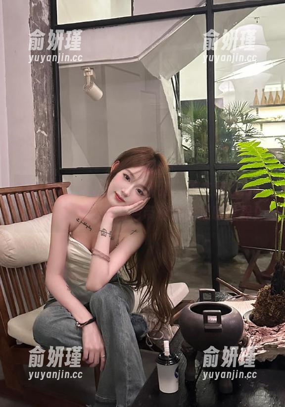 YouMi尤蜜荟-icy猪 YouMi尤蜜荟 - “icy猪”博主独家分享,精选毛衣写真图包带你走进温暖世界!