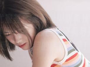 YouMi尤蜜荟 – 来看看周妍希线上发布的校服写真吧,重温校园的甜美与美好,感受那份独特的青春气息!