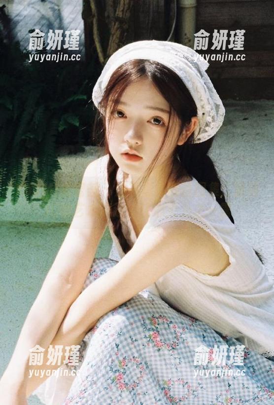 YouMi尤蜜荟-娇喘JC YouMi尤蜜荟 - 油亮写真高清图集:娇喘JC的艺术表达,让心灵为之一震