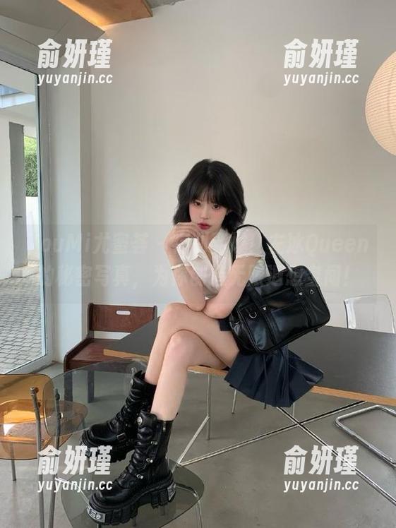 YouMi尤蜜荟-左冰Queen YouMi尤蜜荟 - 福利到爆!左冰Queen的秘密写真,为你创造无限遐想空间!