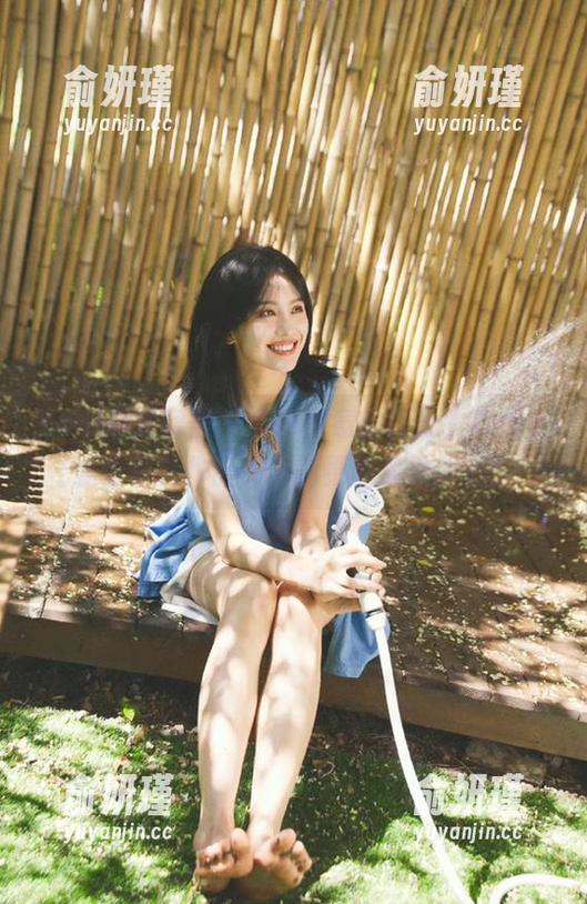 YouMi尤蜜荟 - 清新惬意的夏天，心妍小公主写真作品集最新更新大放异彩！