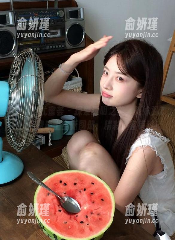 YouMi尤蜜荟 - 探索透明之美，战姝羽Zina免费奉上全新图册，精彩不容错过！