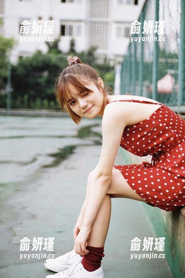 YouMi尤蜜荟-是小逗逗 YouMi尤蜜荟 - 探索是小逗逗的世界:高清写真展现女孩的多样魅力