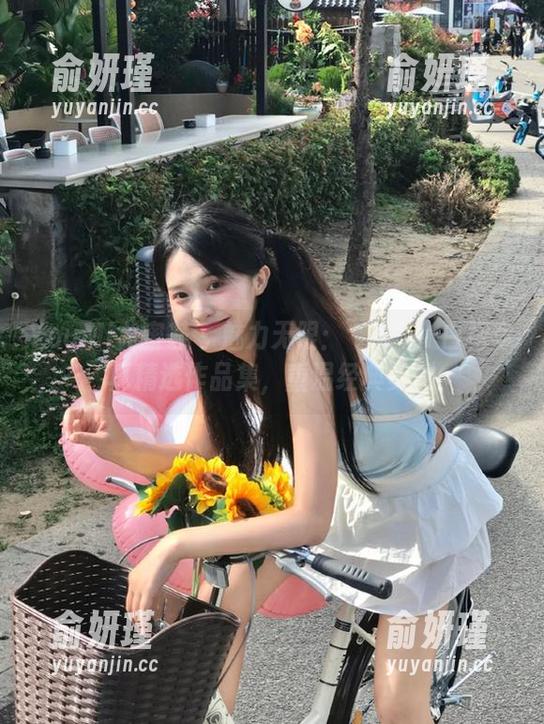 YouMi尤蜜荟-玥儿玥er YouMi尤蜜荟 - 魅力无限:玥儿玥er白裙写真精选作品集,重温经典美感