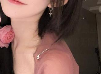 beautyleg – 观看Brindy黑丝的每一个姿态，图包让你体验她的无限魅力！