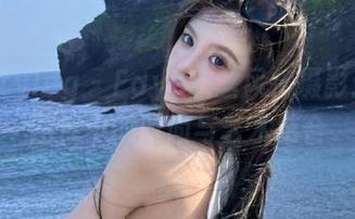 beautyleg – Faye灰丝风格摄影：高清图库中的时尚与艺术结合