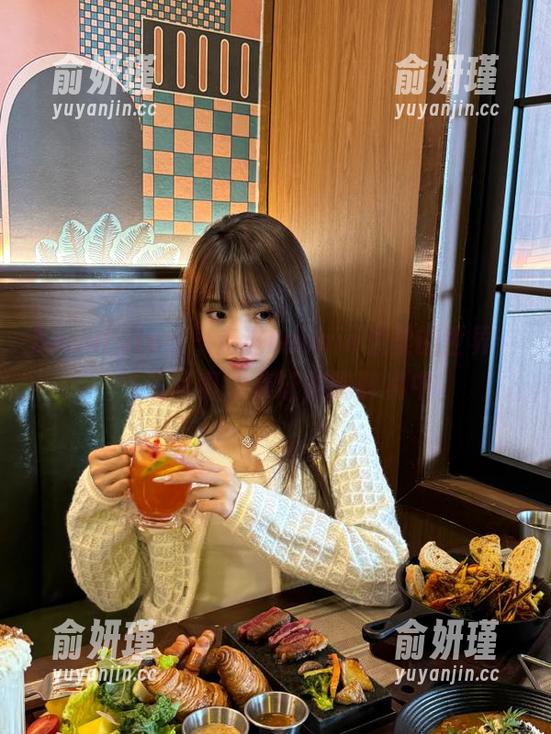 beautyleg - 走进Leonie温柔的世界：气质写真图集让你陶醉其中