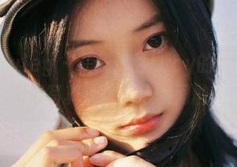 beautyleg – 在线体验Lucy的可爱瞬间，高清写真让你的心瞬间融化！