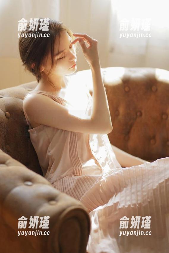 beautyleg - 让人垂涎的Queena丝袜套图合集，保证让你忍不住多看几眼！
