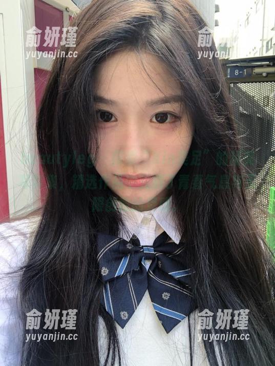 beautyleg-Xin beautyleg - 探索“Xin美足”的精美写真集,精选作品中充满了青春气息与无限创意的灵感。