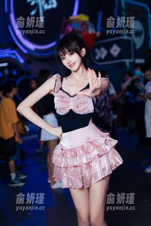 beautyleg - 精致而清新的黄苇萱可爱照片，现已免费提供，让你在照片中感受生活的美好与宁静！