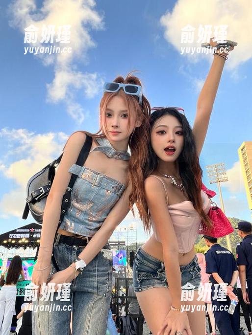 pans - Tina白色写真新作，福利图集邀你一起感受她的风格