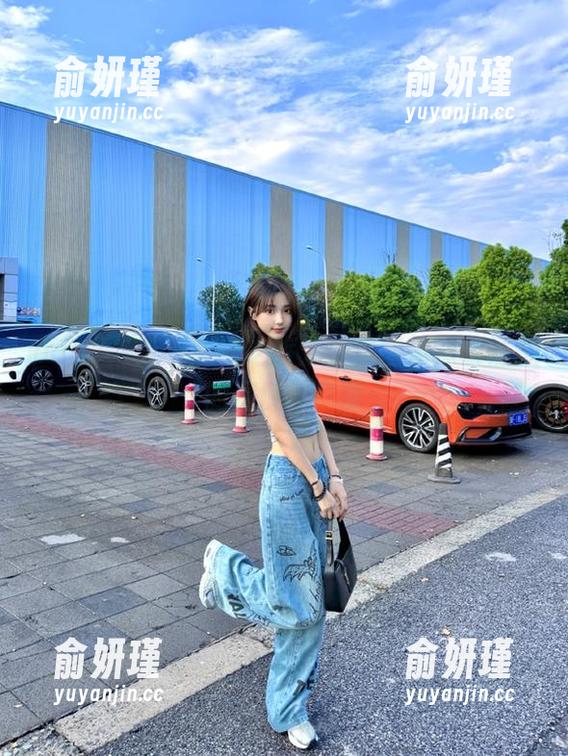 pans-英英 pans - 英英黑色之旅:全套图集探索情感的深度与广度