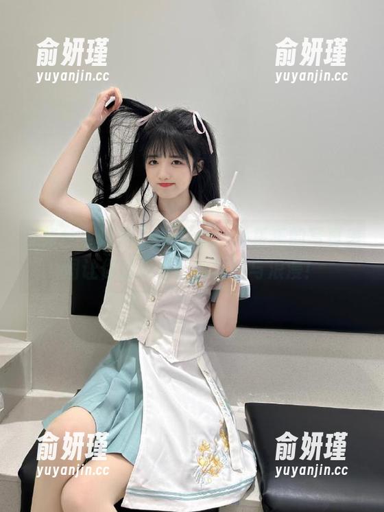 yeeun孙乐乐 在蕾丝与阳光下,yeeun孙乐乐的写真美图让你感受春日的温暖与浪漫!