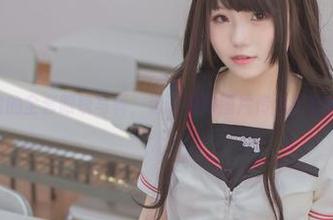 yoko夏宅的全套眼镜写真,透过精致图片传递出她的独特气质