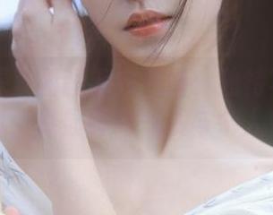 丽柜 – 探索图图毛衣风格:独特写真合集图包,尽显时尚气质与个人魅力