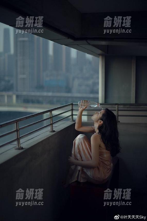 丽柜-小爽 丽柜 - 小爽为你带来的美图资源,尽享玉脂蕉香的清新气息!